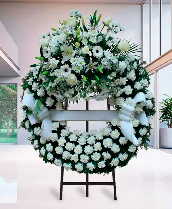 Corona Funeraria de claveles blancos para Tanatori Municipal Palau d´Anglesola